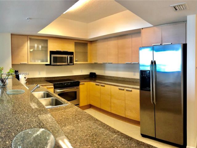 Apartment for sale  Unit #1705 - photo 5922158