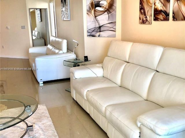 Apartment for sale  Unit #1705 - photo 5922165