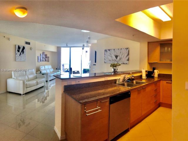 Apartment for sale  Unit #1705 - photo 5922167