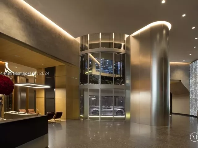 3-bedroom condo for rent in Sunny Isles Beach - 18555 Collins Ave 5001 - MondialRealty