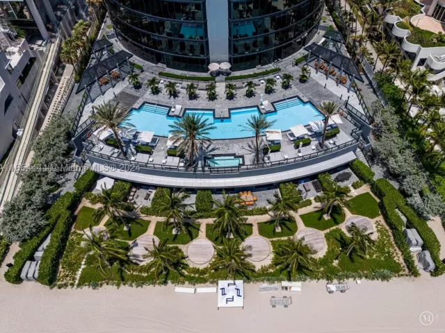3-bedroom condo for rent in Sunny Isles Beach - 18555 Collins Ave 5001 - MondialRealty