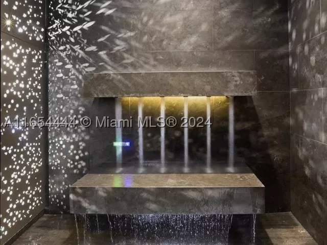 3-bedroom condo for rent in Sunny Isles Beach - 18555 Collins Ave 5001 - MondialRealty
