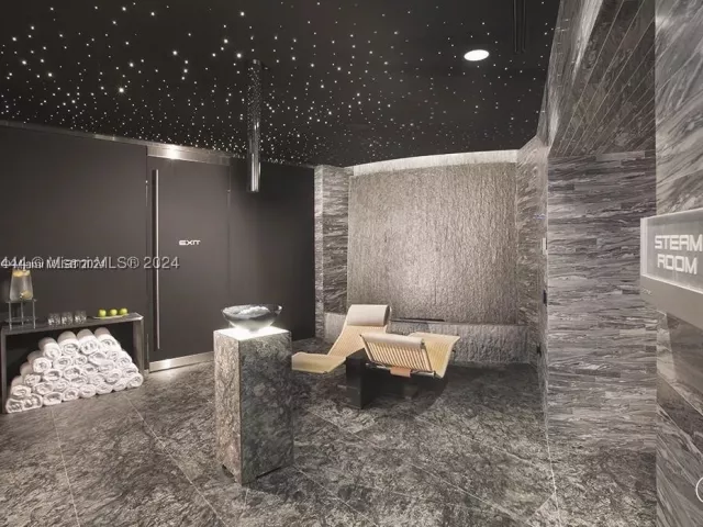 3-bedroom condo for rent in Sunny Isles Beach - 18555 Collins Ave 5001 - MondialRealty