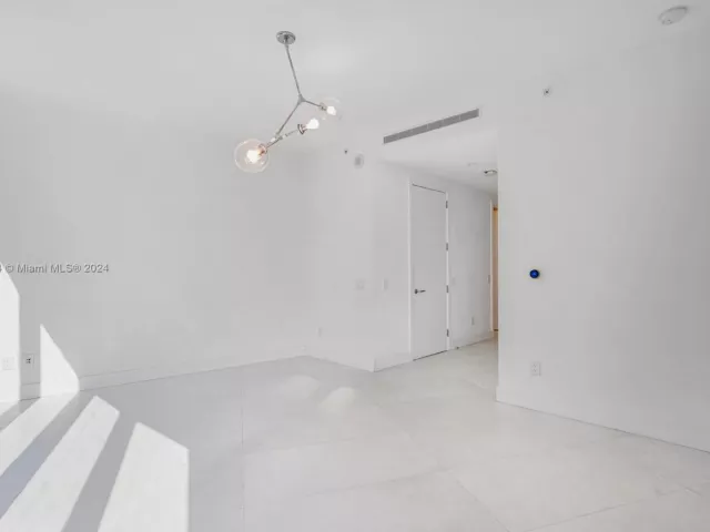 Apartment for rent  Unit #5001 - photo 5770900