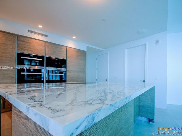 Apartment for rent  Unit #5001 - photo 5770905