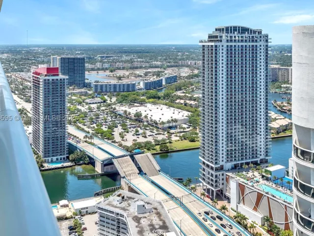 1-bedroom condo for sale in Hallandale Beach - 1830 S Ocean Dr 4709 - MondialRealty