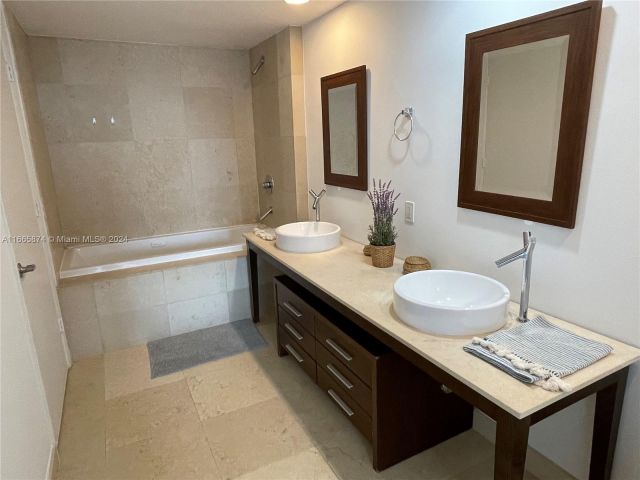 Apartment for sale  Unit #4006 - photo 5614168