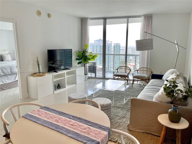 Apartment for sale  Unit #4006 - photo 5614176