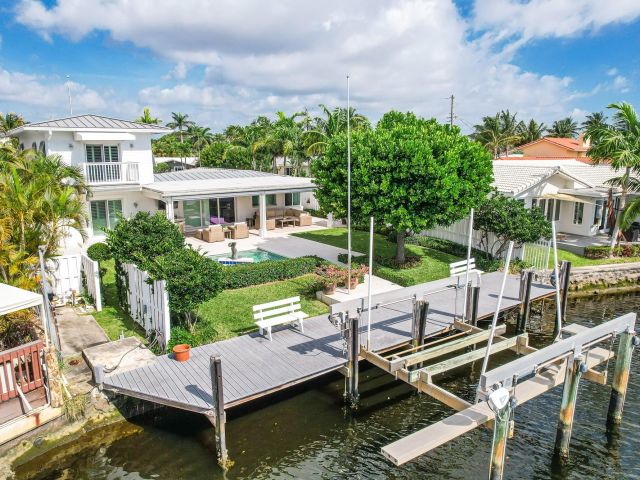 Home for sale at 2140 NE 24th St - photo 5822864