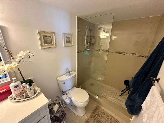 Apartment for sale  Unit #904 - photo 5629728