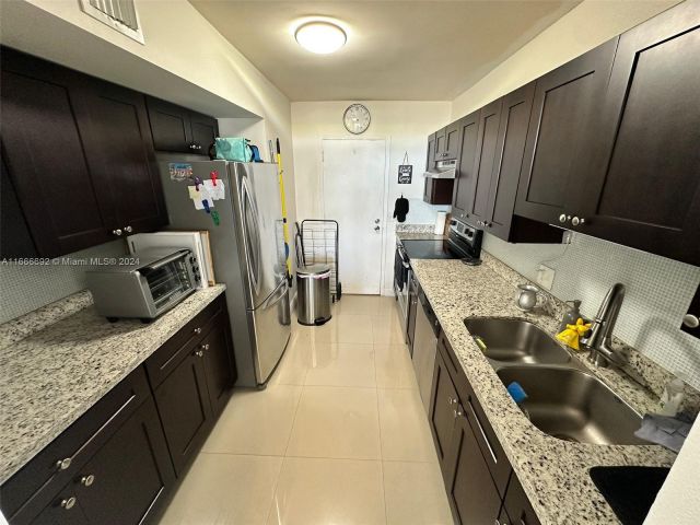 Apartment for sale  Unit #904 - photo 5629735