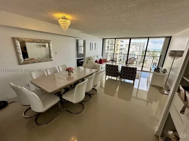2-bedroom condo for sale in Hollywood - 2201 S Ocean Dr 904 - MondialRealty