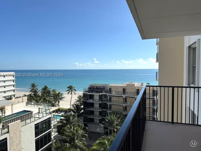 2-bedroom condo for sale in Hollywood - 2201 S Ocean Dr 904 - MondialRealty