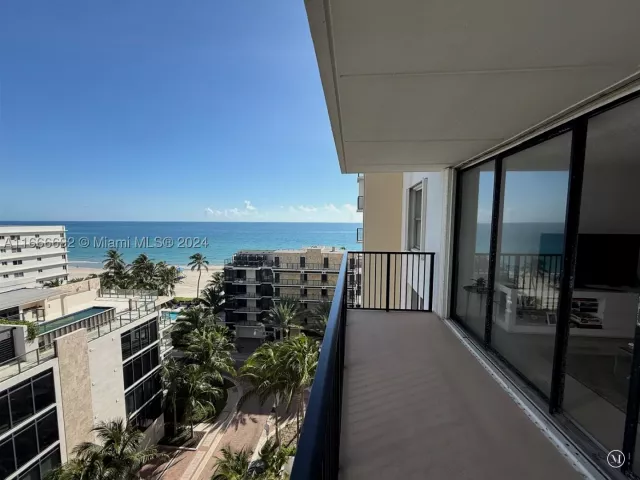 2-bedroom condo for sale in Hollywood - 2201 S Ocean Dr 904 - MondialRealty