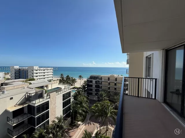 2-bedroom condo for sale in Hollywood - 2201 S Ocean Dr 904 - MondialRealty