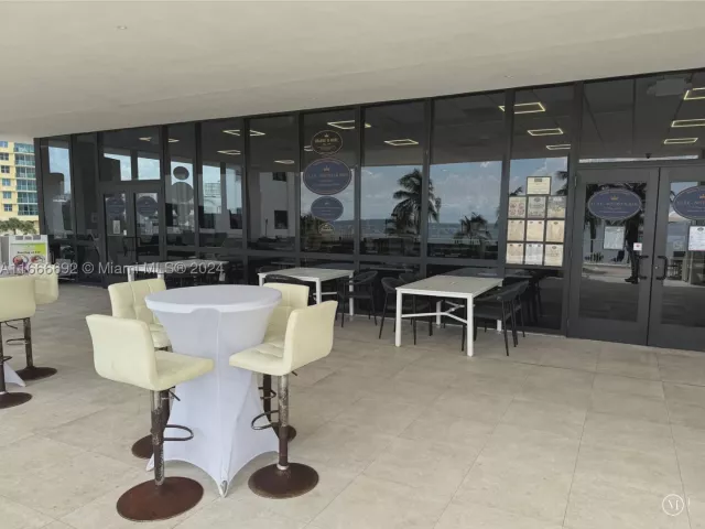2-bedroom condo for sale in Hollywood - 2201 S Ocean Dr 904 - MondialRealty