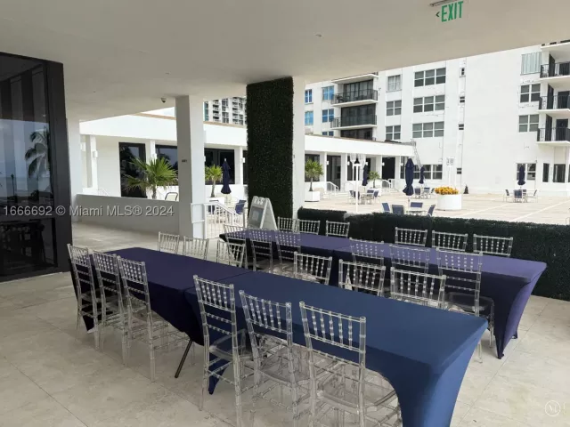 2-bedroom condo for sale in Hollywood - 2201 S Ocean Dr 904 - MondialRealty