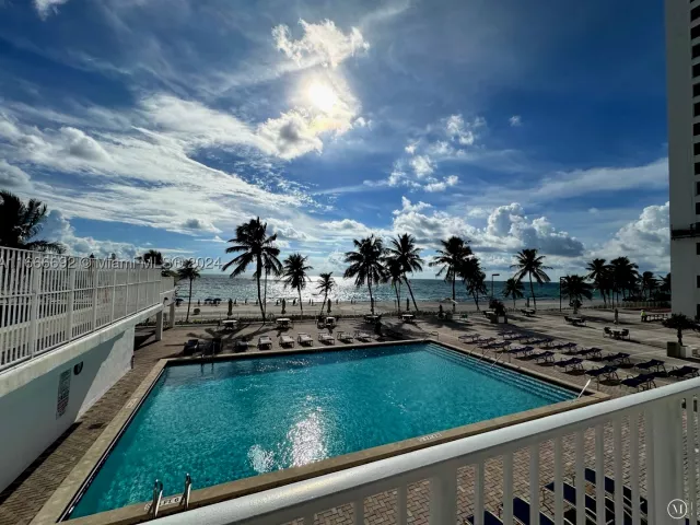 2-bedroom condo for sale in Hollywood - 2201 S Ocean Dr 904 - MondialRealty