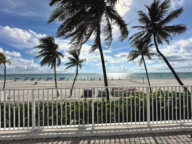 2-bedroom condo for sale in Hollywood - 2201 S Ocean Dr 904 - MondialRealty
