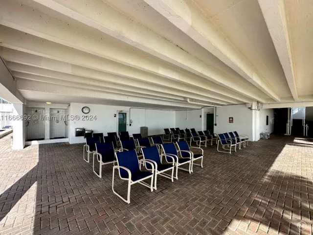 2-bedroom condo for sale in Hollywood - 2201 S Ocean Dr 904 - MondialRealty
