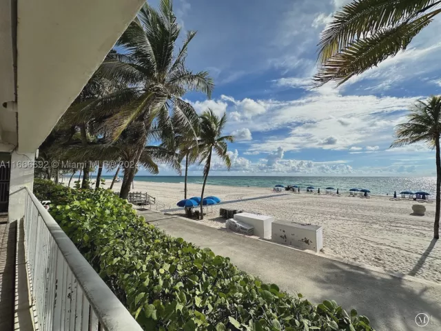 2-bedroom condo for sale in Hollywood - 2201 S Ocean Dr 904 - MondialRealty