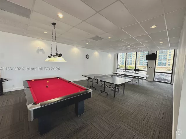 2-bedroom condo for sale in Hollywood - 2201 S Ocean Dr 904 - MondialRealty