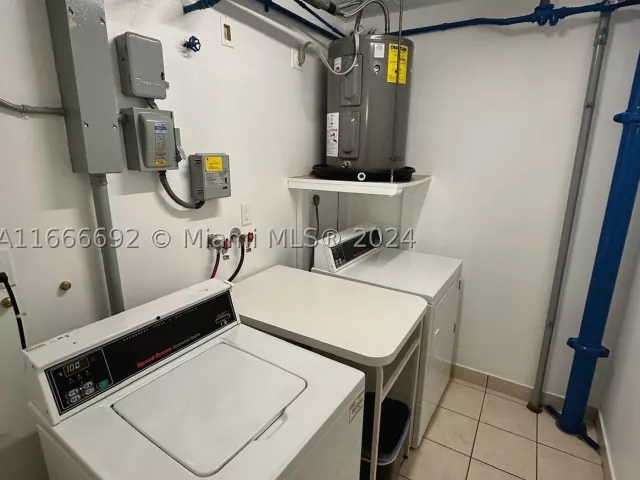2-bedroom condo for sale in Hollywood - 2201 S Ocean Dr 904 - MondialRealty