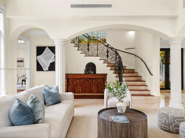 Home for sale at 5770 La Luneta Ave - photo 5552070