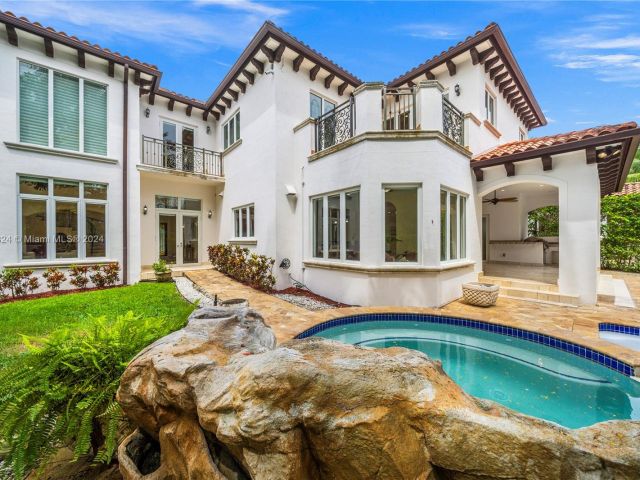 Home for sale at 5770 La Luneta Ave - photo 5552075