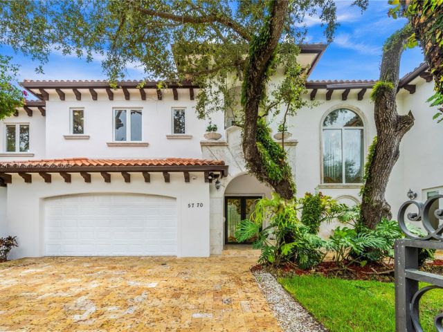 Home for sale at 5770 La Luneta Ave - photo 5552078