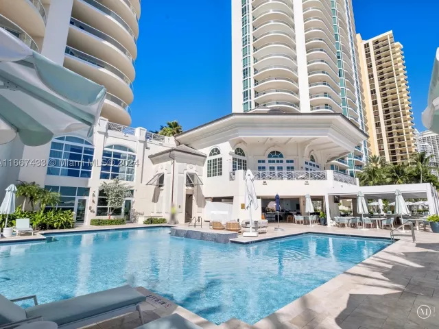 2-bedroom condo for rent in Sunny Isles Beach - 16047 Collins Ave 2602 - MondialRealty