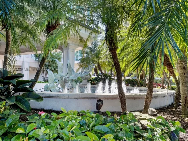 2-bedroom condo for rent in Sunny Isles Beach - 16047 Collins Ave 2602 - MondialRealty