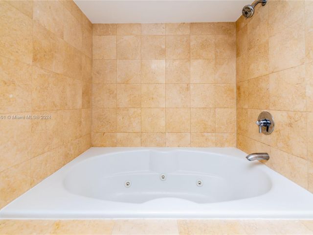 Apartment for rent  Unit #2907 - photo 5672832