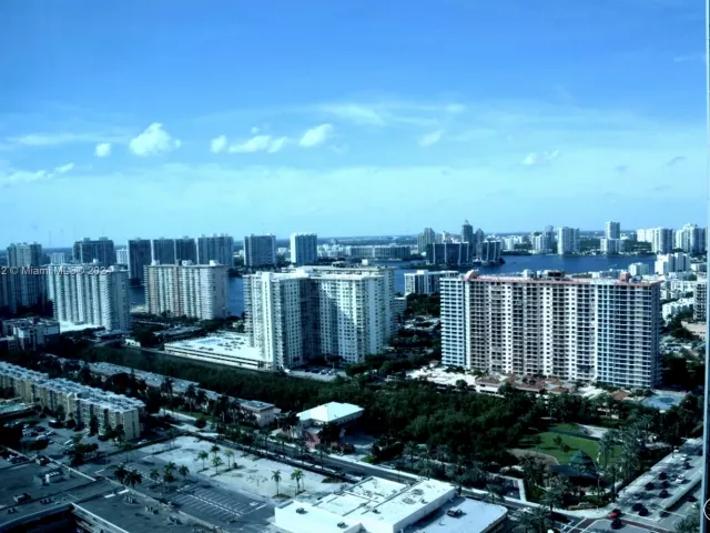 Apartment for sale  Unit #3208 - photo 5670357