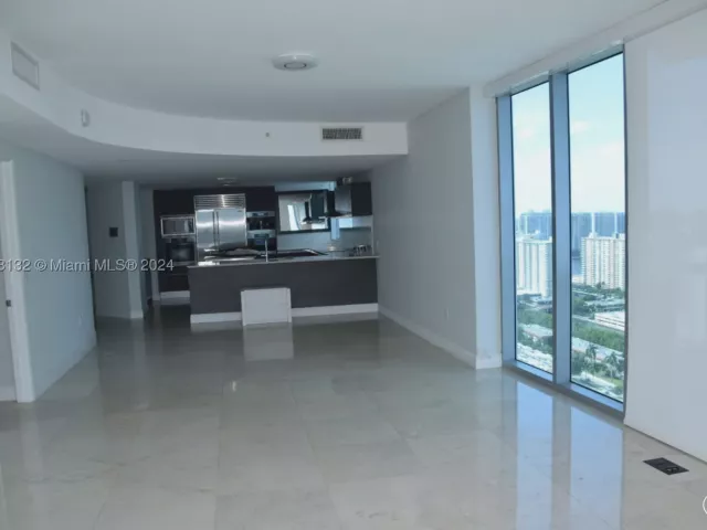 4-bedroom condo for sale in Sunny Isles Beach - 17001 Collins Ave 3208 - MondialRealty