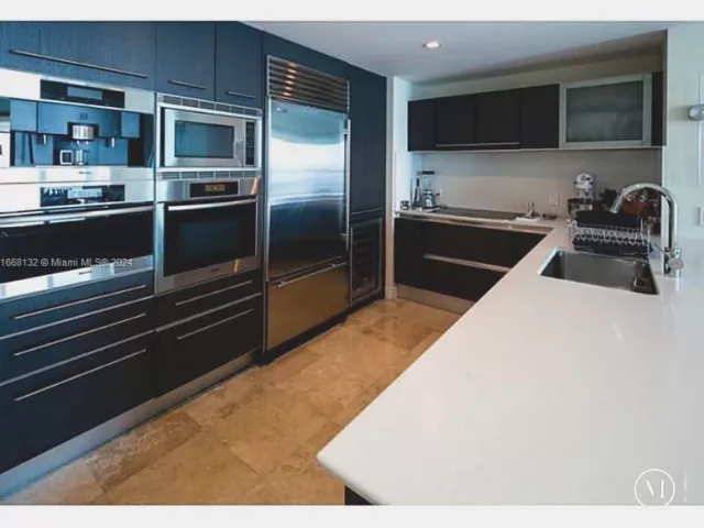 Apartment for sale  Unit #3208 - photo 5670360