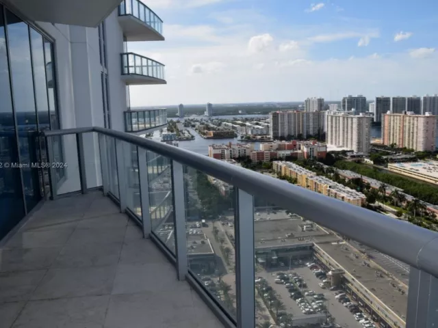 Apartment for sale  Unit #3208 - photo 5670365