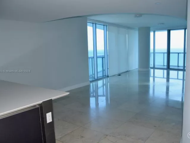 Apartment for sale  Unit #3208 - photo 5670352