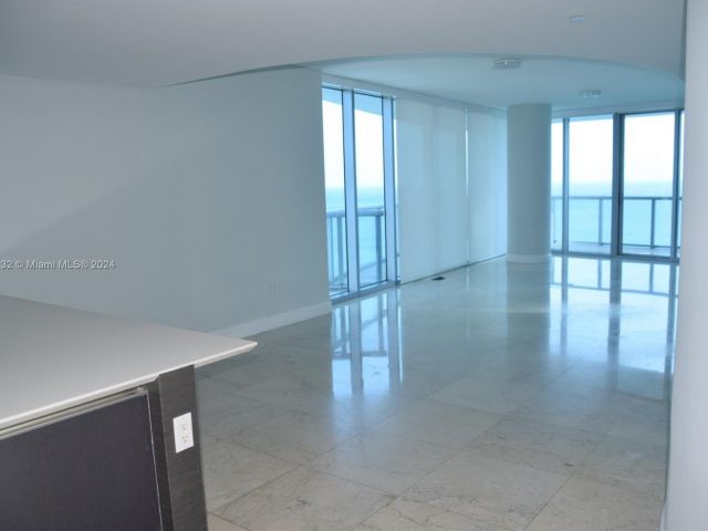 Apartment for sale  Unit #3208 - photo 5670352