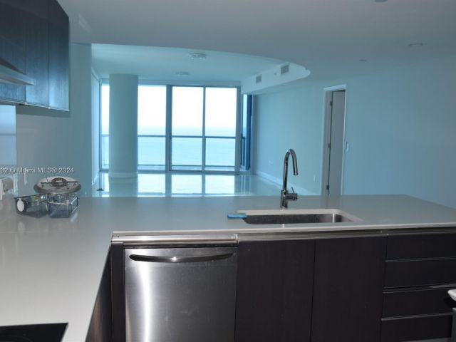 Apartment for sale  Unit #3208 - photo 5670356