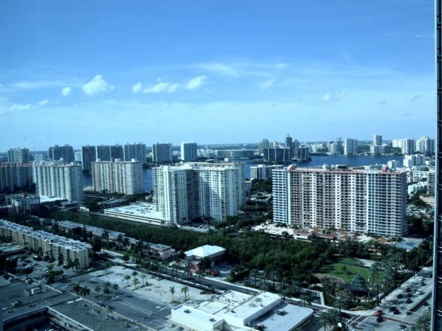 Apartment for sale  Unit #3208 - photo 5670357