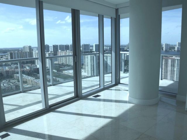 Apartment for sale  Unit #3208 - photo 5670362