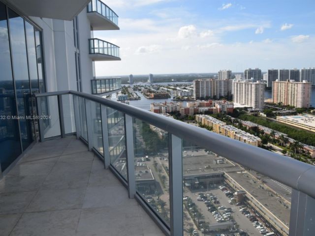 Apartment for sale  Unit #3208 - photo 5670365