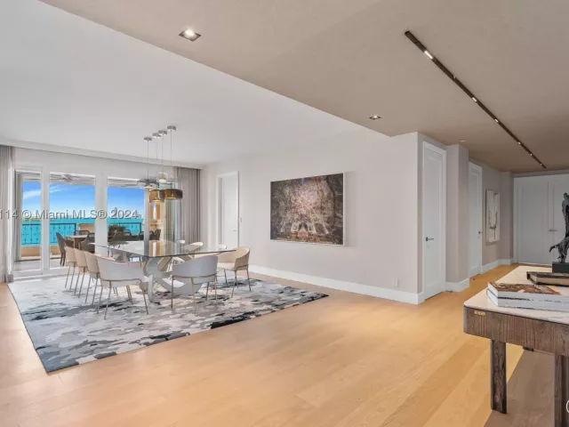 5-bedroom condo for sale in Miami Beach - 5242 Fisher Island Dr 5242 - MondialRealty