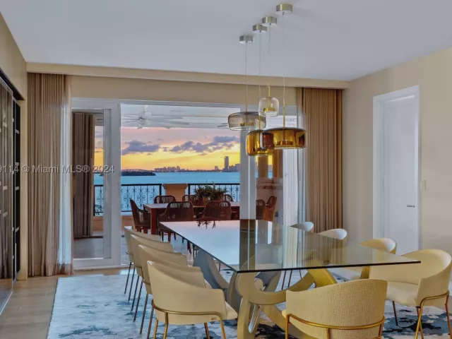 5-bedroom condo for sale in Miami Beach - 5242 Fisher Island Dr 5242 - MondialRealty