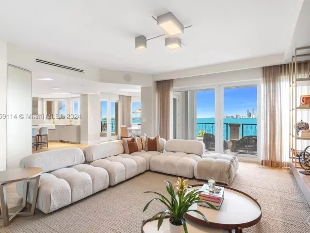 5-bedroom condo for sale in Miami Beach - 5242 Fisher Island Dr 5242 - MondialRealty