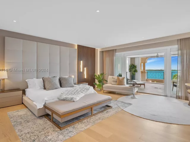 5-bedroom condo for sale in Miami Beach - 5242 Fisher Island Dr 5242 - MondialRealty