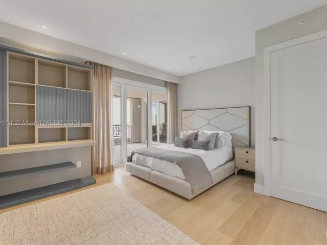 5-bedroom condo for sale in Miami Beach - 5242 Fisher Island Dr 5242 - MondialRealty