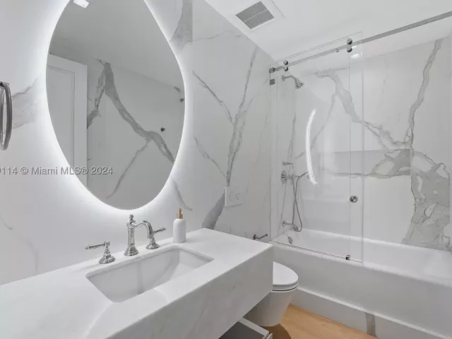 5-bedroom condo for sale in Miami Beach - 5242 Fisher Island Dr 5242 - MondialRealty
