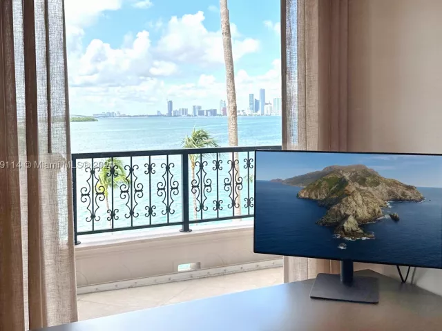 5-bedroom condo for sale in Miami Beach - 5242 Fisher Island Dr 5242 - MondialRealty